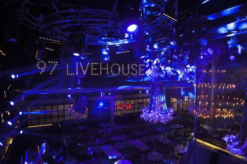 長沙辦公室裝修、長沙店鋪裝修設(shè)計公司卓正裝飾提出的LiveHouse(小型演出現(xiàn)場)店店鋪裝修方案效果圖