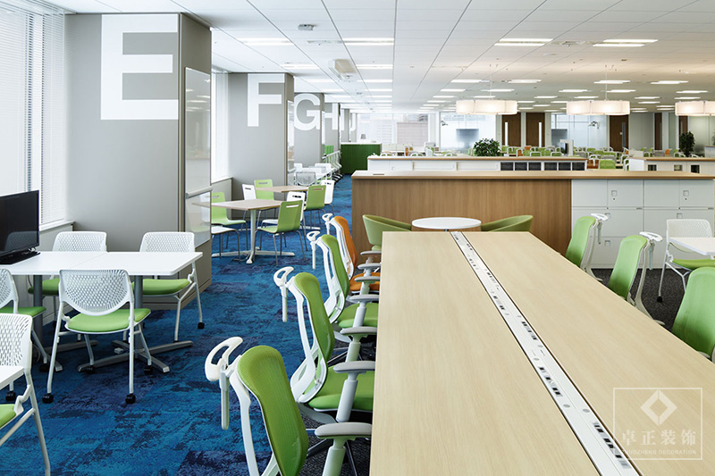 開放式辦公室裝修實(shí)景圖4
